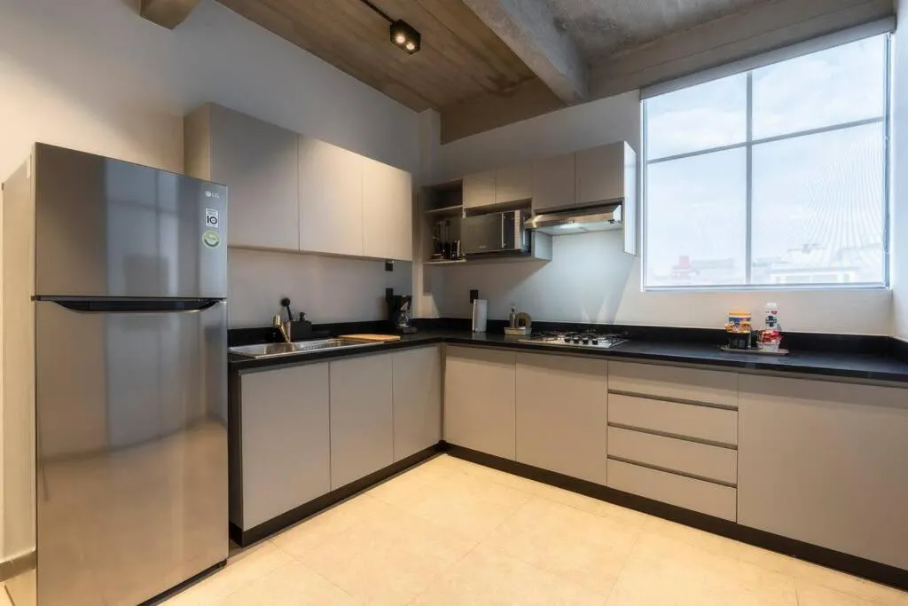 Image 3 of P102 Modern 3Bdrm 2bath private balcony & Rooftop