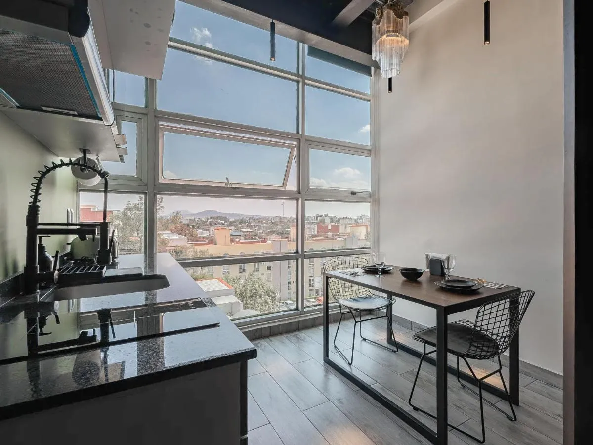 Image 3 of The Jungle Loft Tropical Comfort in a Centric Location with Kitchen