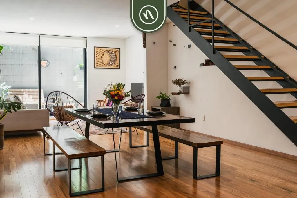 Image of Two Story 2 BR Condo with Patio in Roma Norte