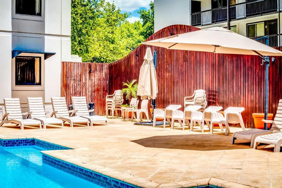 10 Relaxing Resortpkgpoolgym 2br2ba - 3