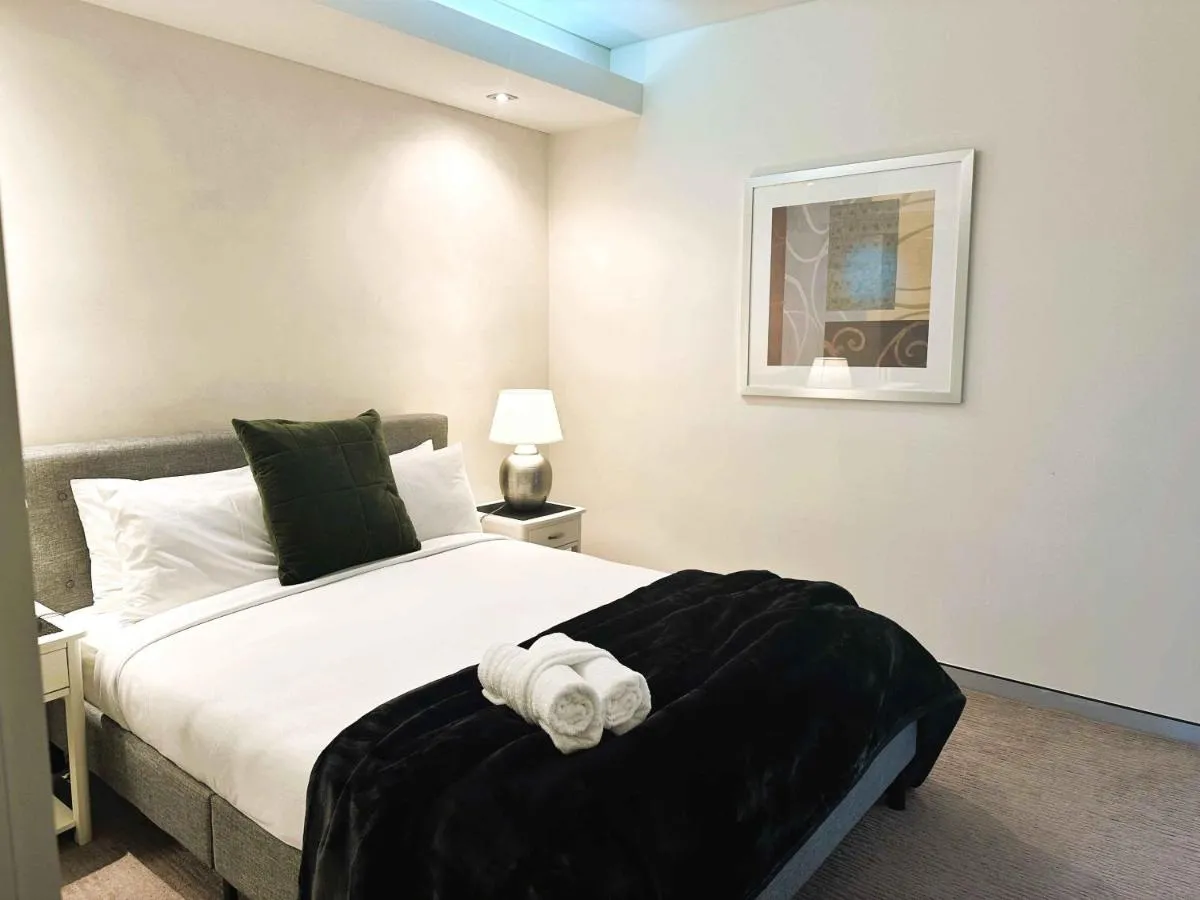 114 Incredible Cbd Swanriver Suite Prkg - 2