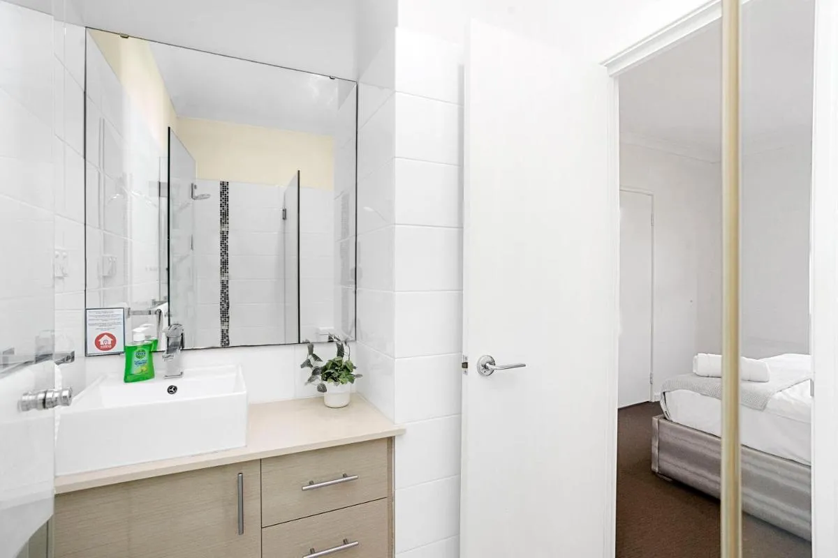 134 North Perth Nest For 4 Parking - 3