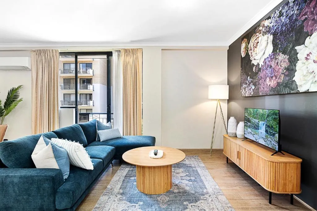 2bdr East Perth Getaway