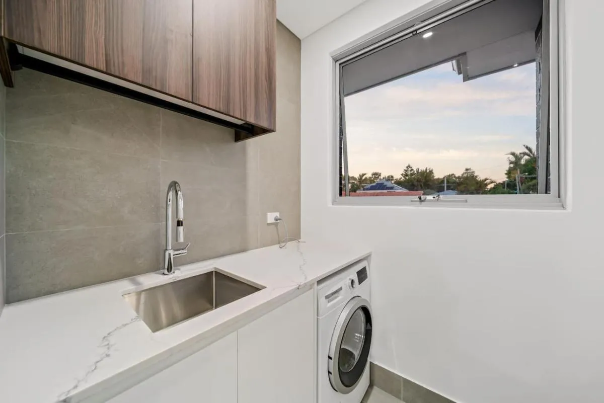 3 bedrooms unit in Scarborough - 3