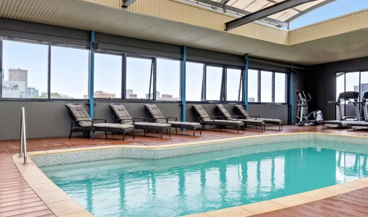 420 Spacious City Sanctuary Poolgym 2×2 - 3