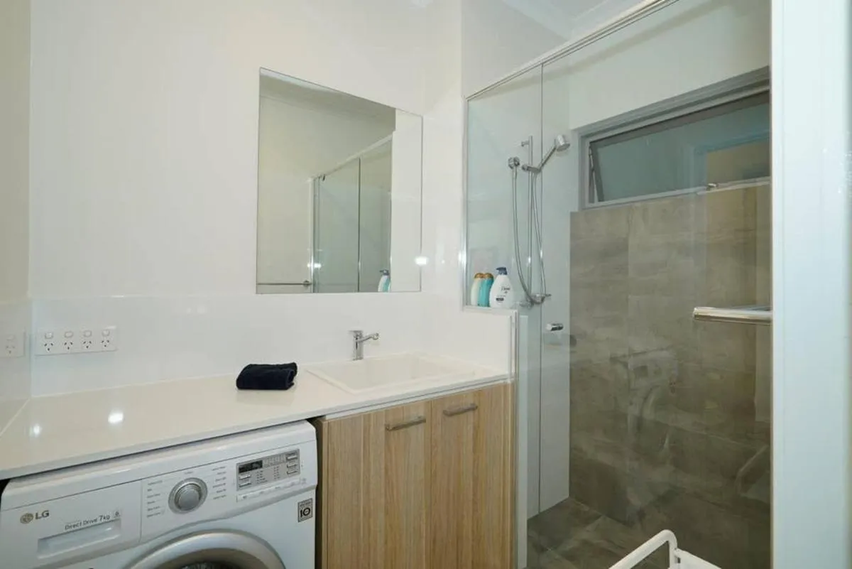 4 Eco Rated Home Perth Sleeps 4 - 3