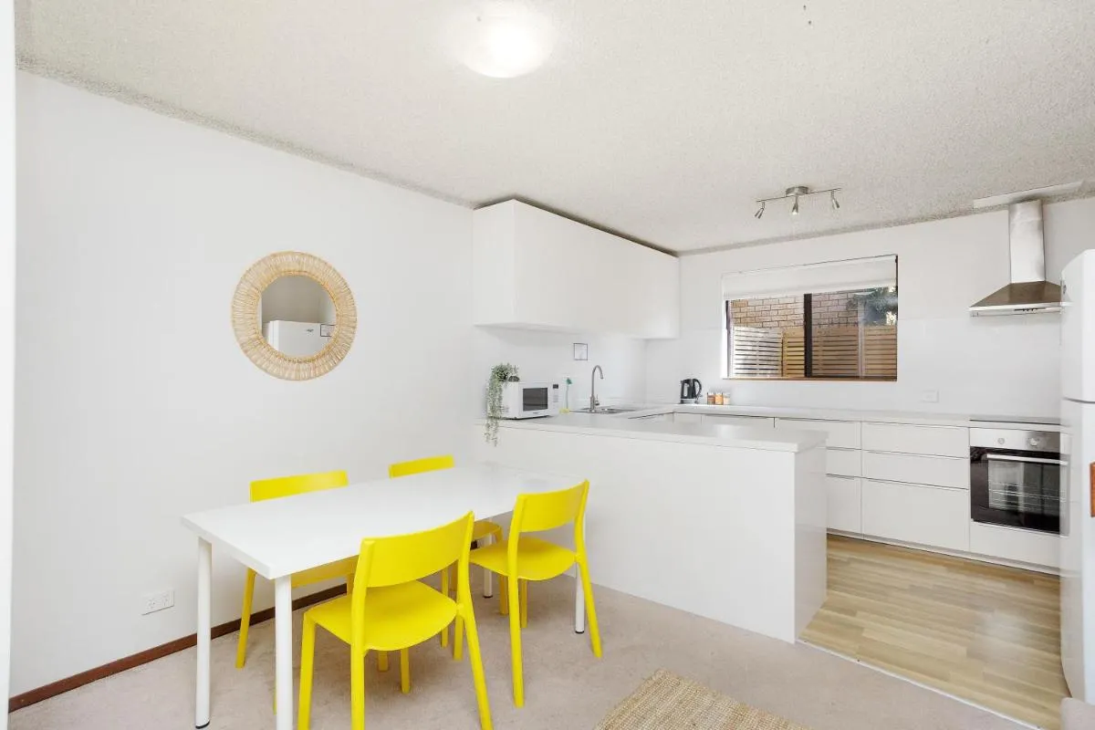 6 Tranquil Leafygreen Scarbbeach Townhse - 3