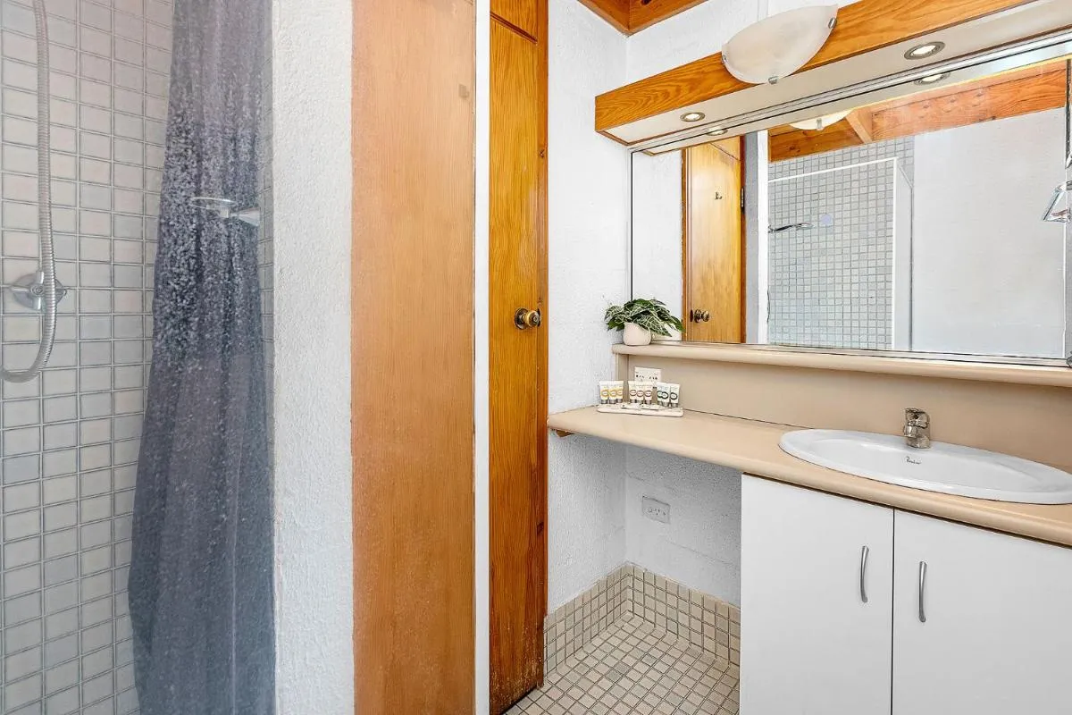 8 Cottesloe Steps To Beach – Sleeps 3 - 3