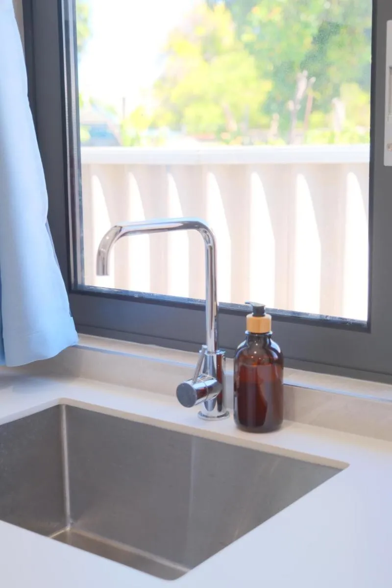 A3 AirportRetreat – Full Kitchen, Biz & Leisure - 3