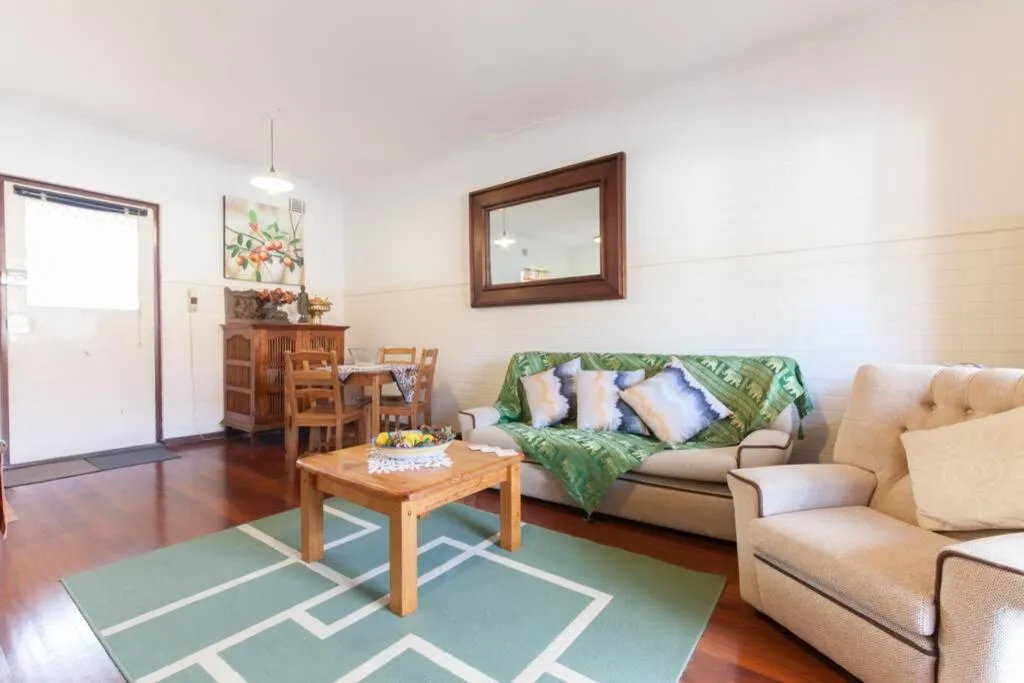 B8 Crawley Apartment 1 BRM & Sleepout near UWA - 2