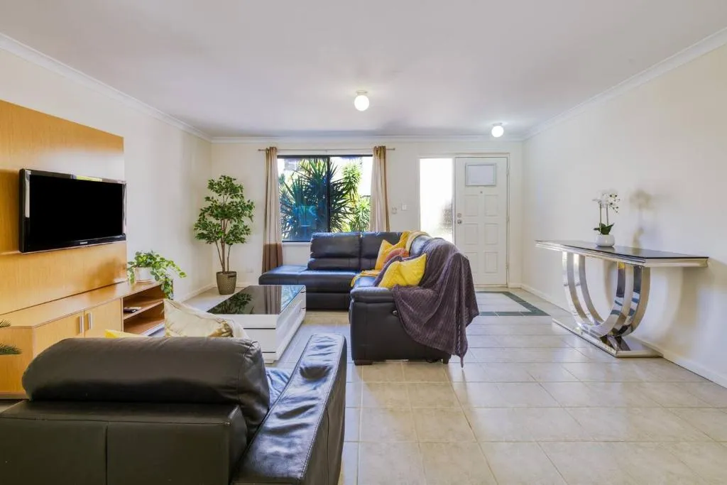 Belmont Comfort – Central and Light-filled Stay