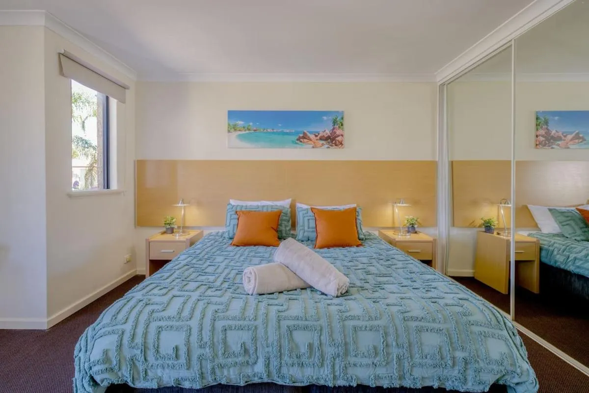 Belmont Comfort – Central and Light-filled Stay - 2