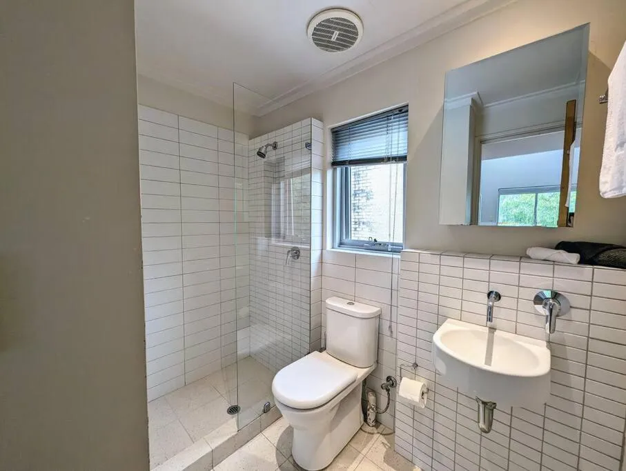 Bright & Conveniently Located Townhouse - 2