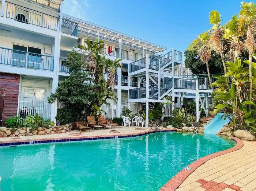 Coastal Living Iconic Scarborough Beach - 3