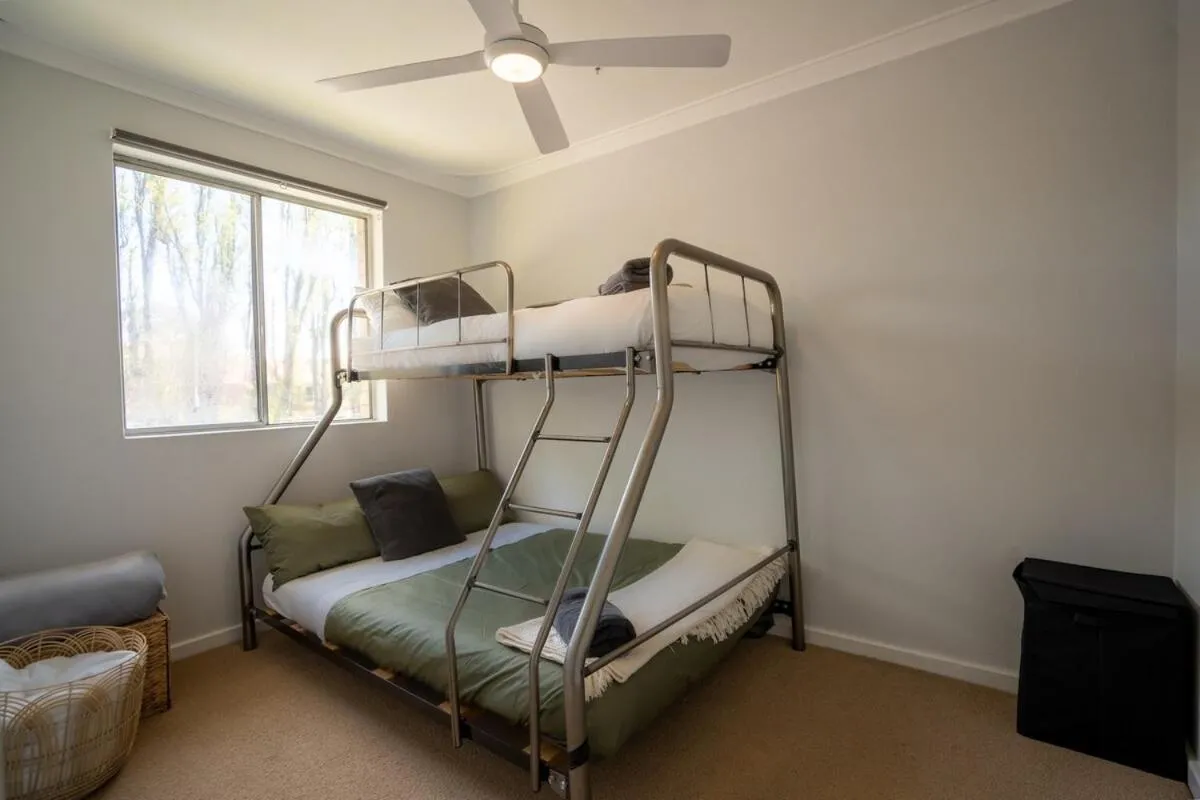 Convenient 2-bedroom apartment - 2
