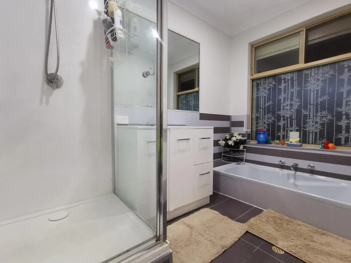 Entire House with 4 bedrooms Fully Air Conditioned - 2