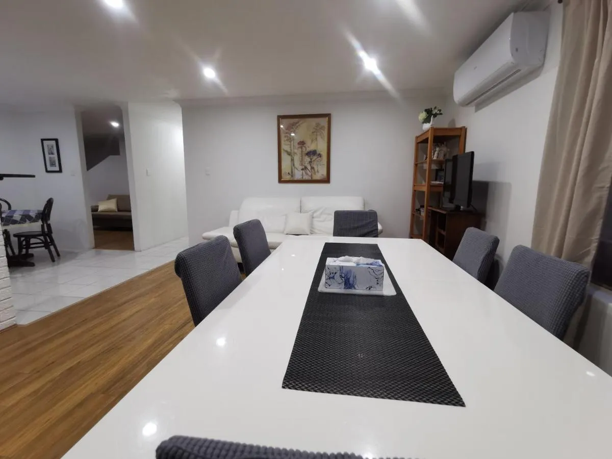 Entire House with 4 bedrooms Fully Air Conditioned - 3