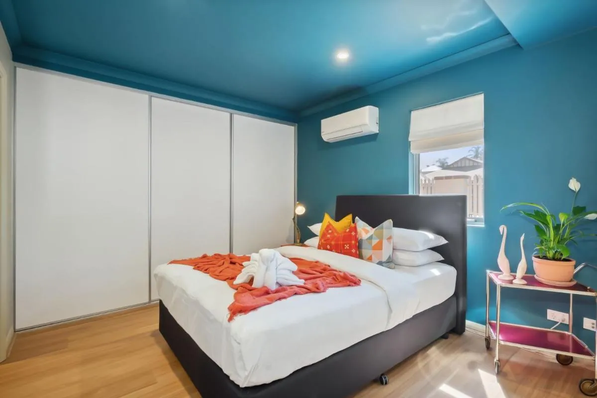 Happy Stays Classic Mid-Century Modern Escape - 2
