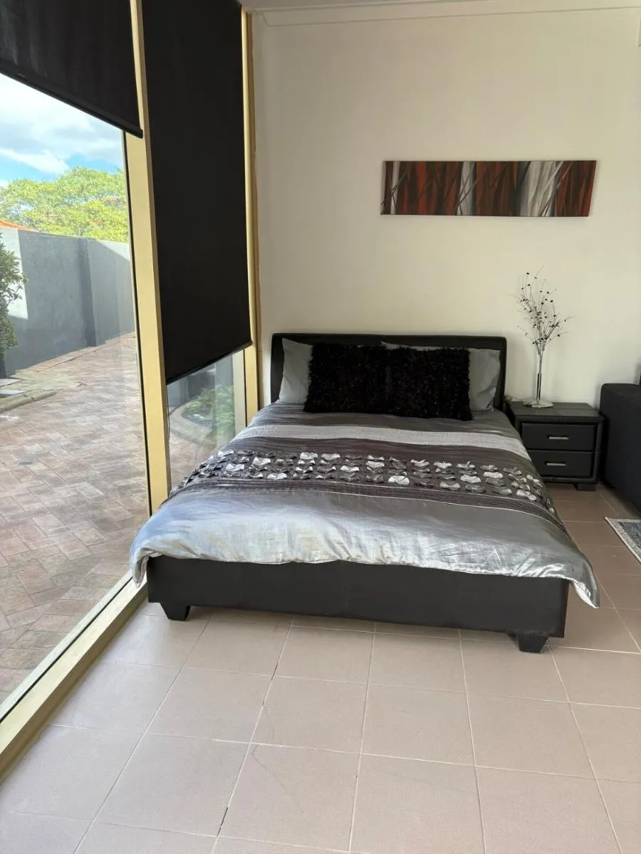 “Home away from home ” Large self contained studio with swimming pool - 3