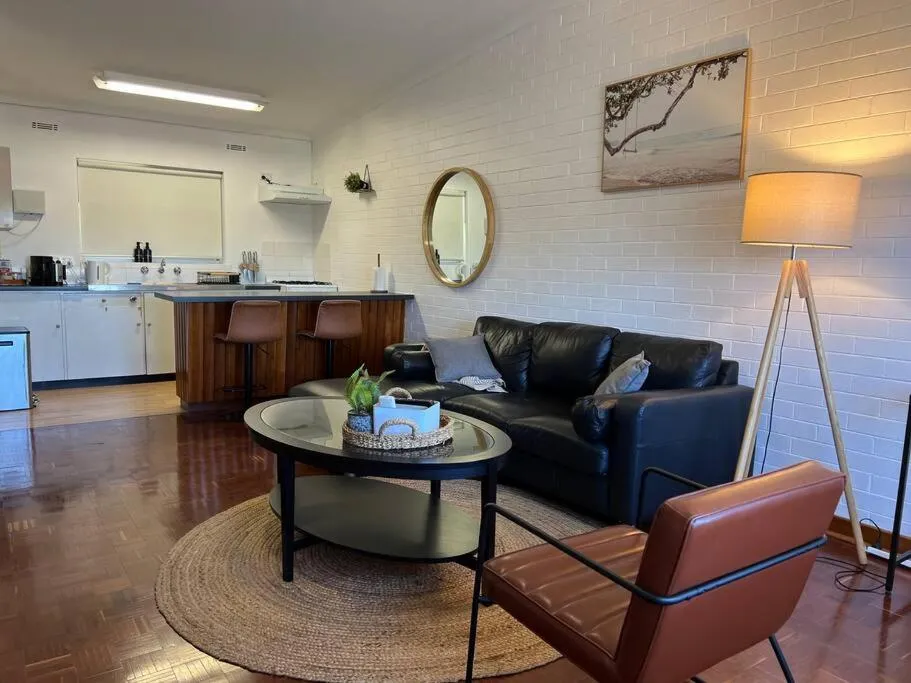 Humble & Cosy, in the Heart of East Vic Park - 3