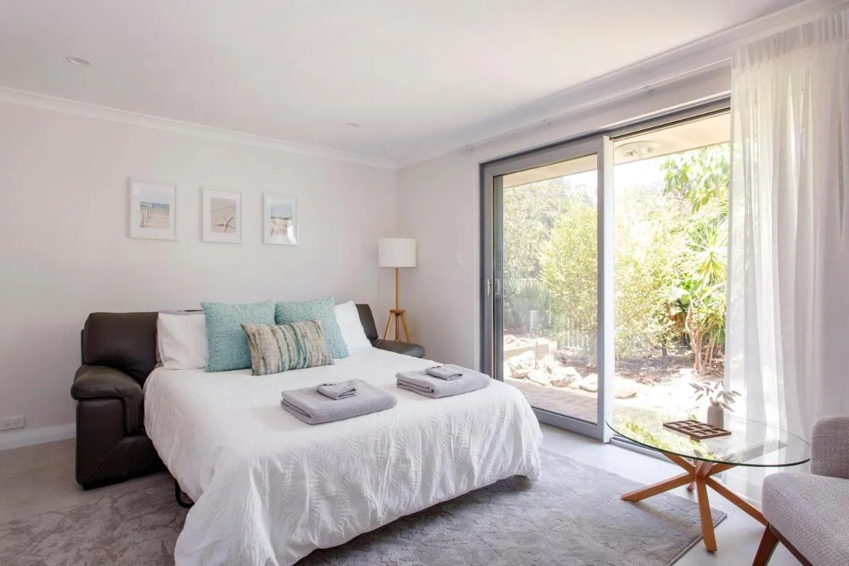 Maylands Riverside City Retreat - 2