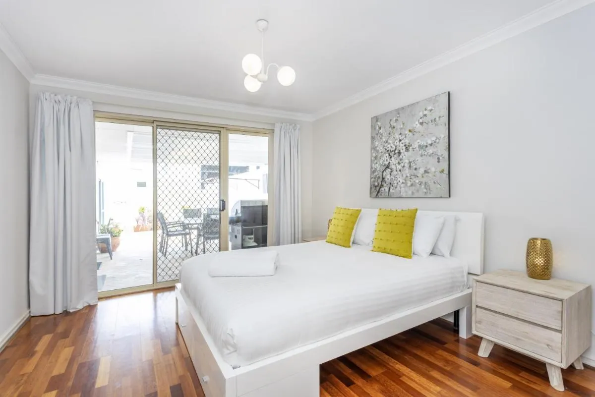 Mt Hawthorn Family Home – EXECUTIVE ESCAPES - 2