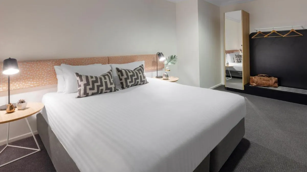 Oaks Perth Hotel - 2