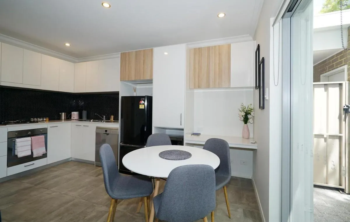 Perfect One Bed Home In Perth - 2