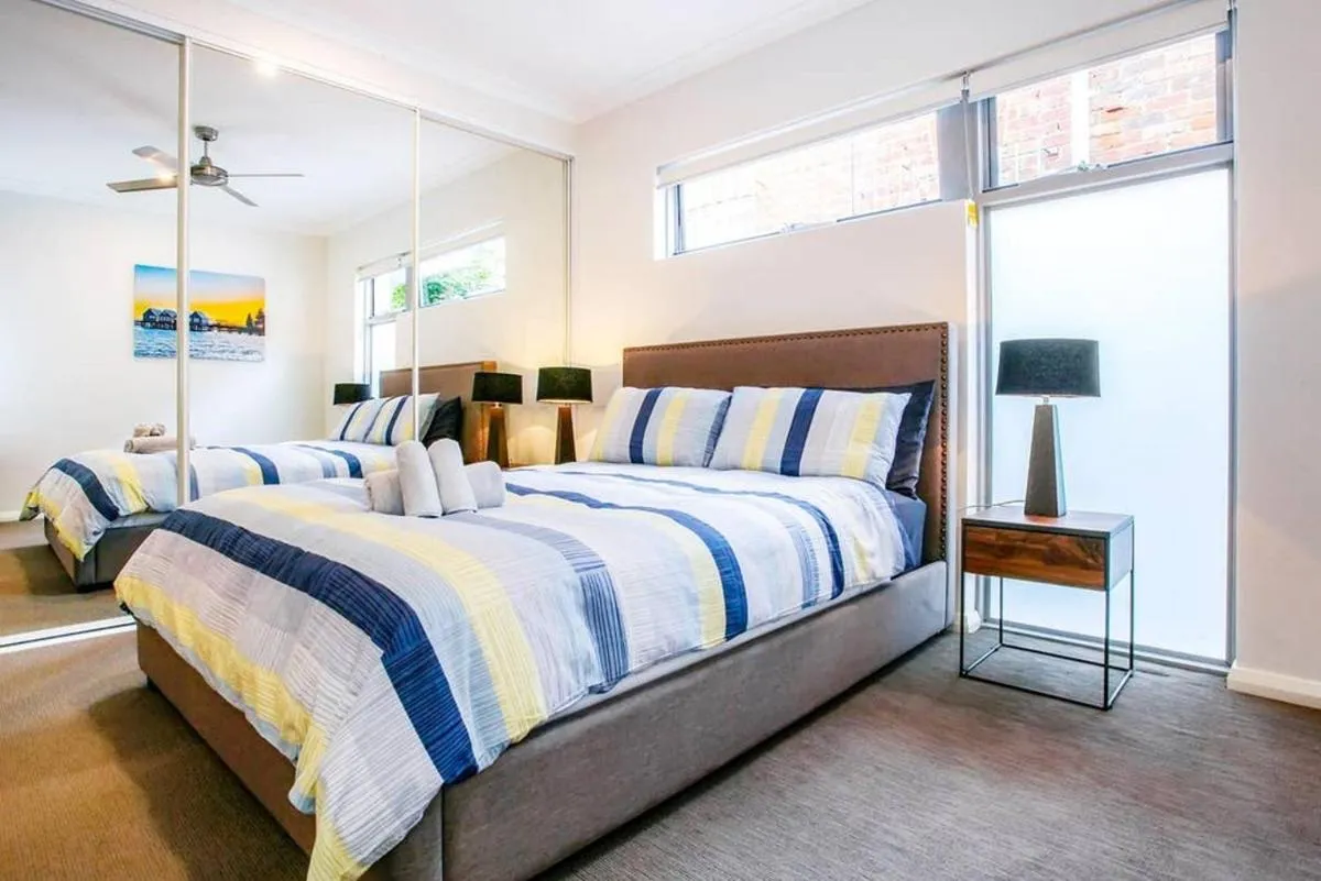 Perth- 9 Star Energy Light Bright Eco Home - 2