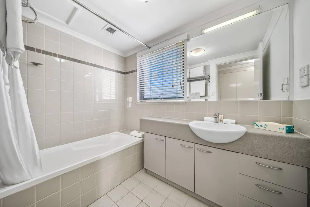 Perth city & pool view 2bedroom-1 King bd and 2 Single bd - 2