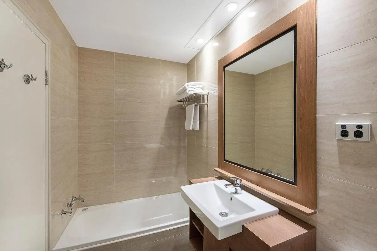 Quality Hotel Ambassador Perth - 3