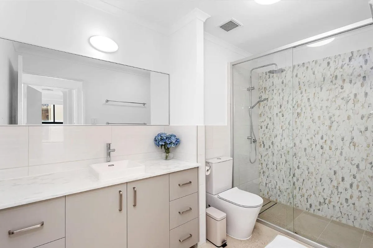 Renovated Townhouse in Northbridge - 3