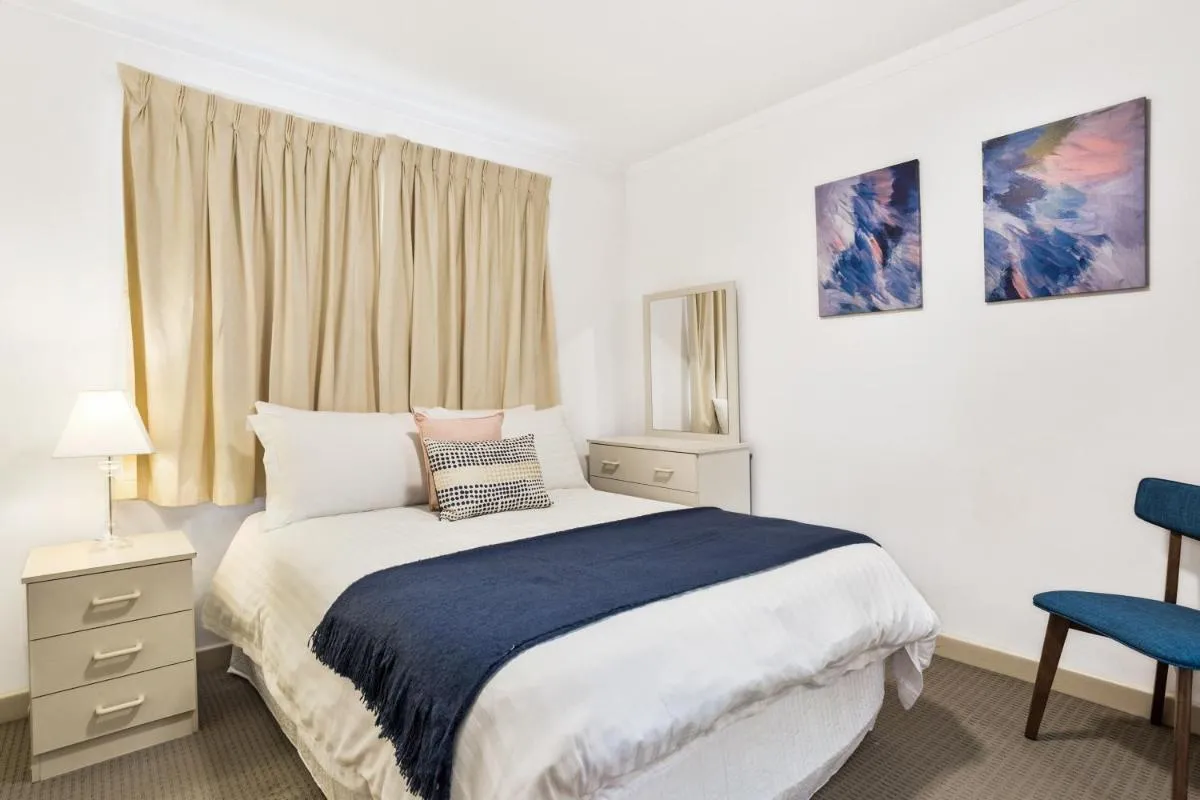 South Perth Executive Apartment - 2