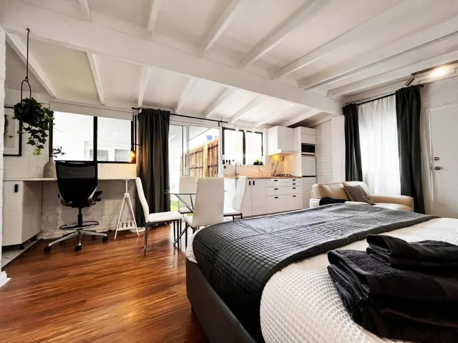 Studio C by Breckler Park - 2