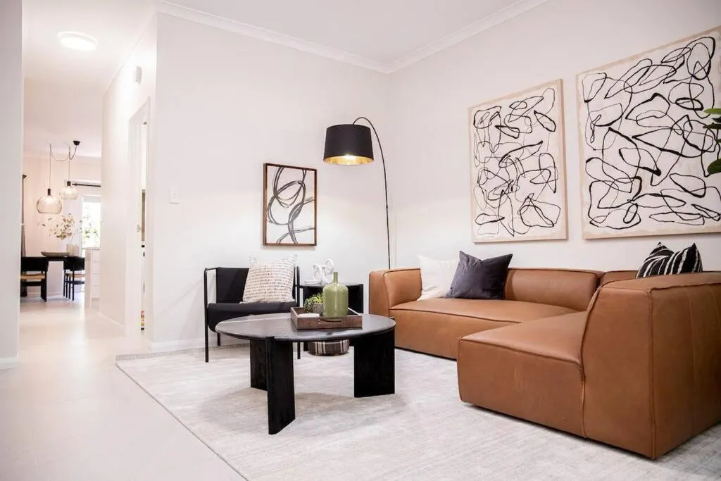 Stunning Northbridge Townhouse W Off St Parking - 3