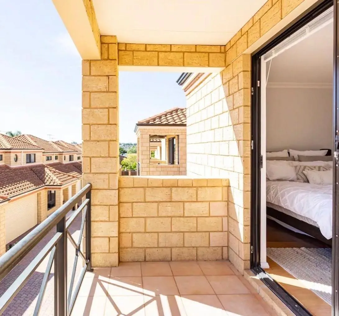 The Scarborough Beach House – Walk to the beach! - 2