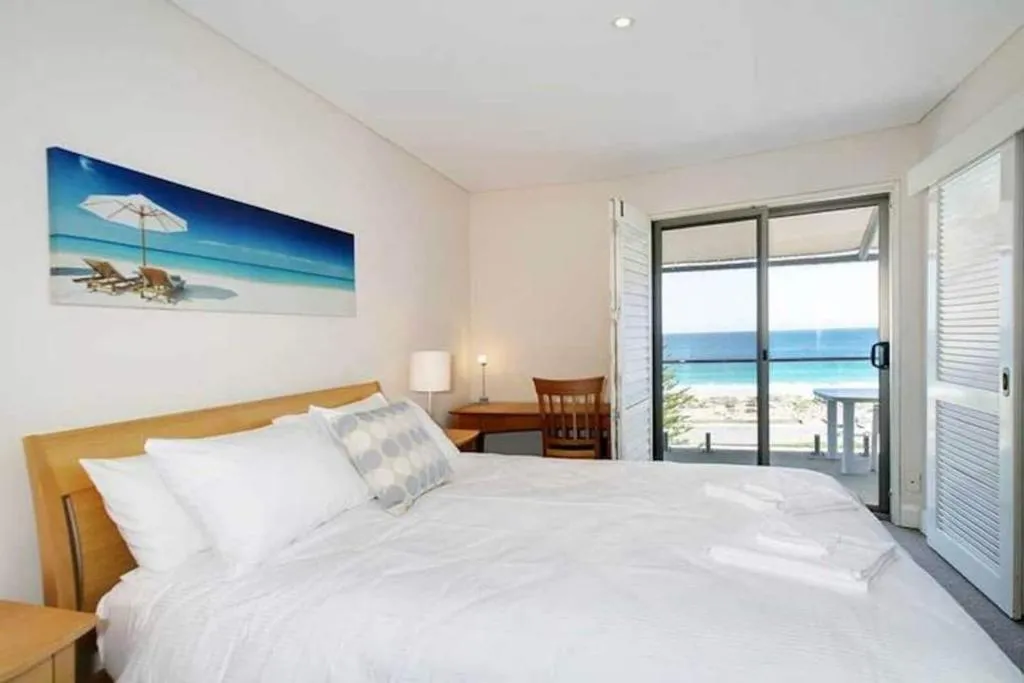 The Sea Breeze Apartment Direct Ocean Views Top Floor