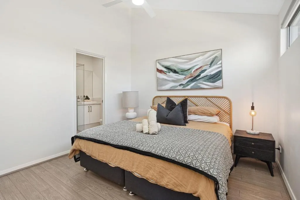 Tranquil Tree Views 2 Bedroom 2 Bathroom Apartment