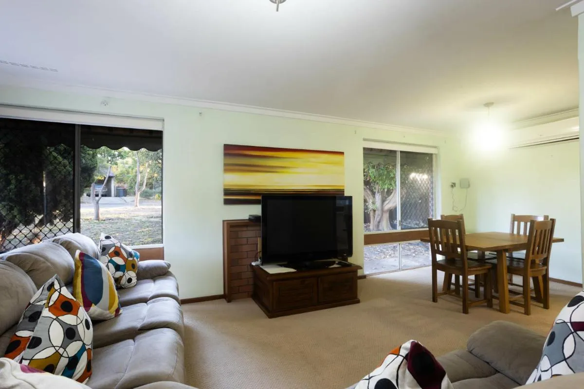 Well equipped 3BR Home with Backyard and Patio - 2