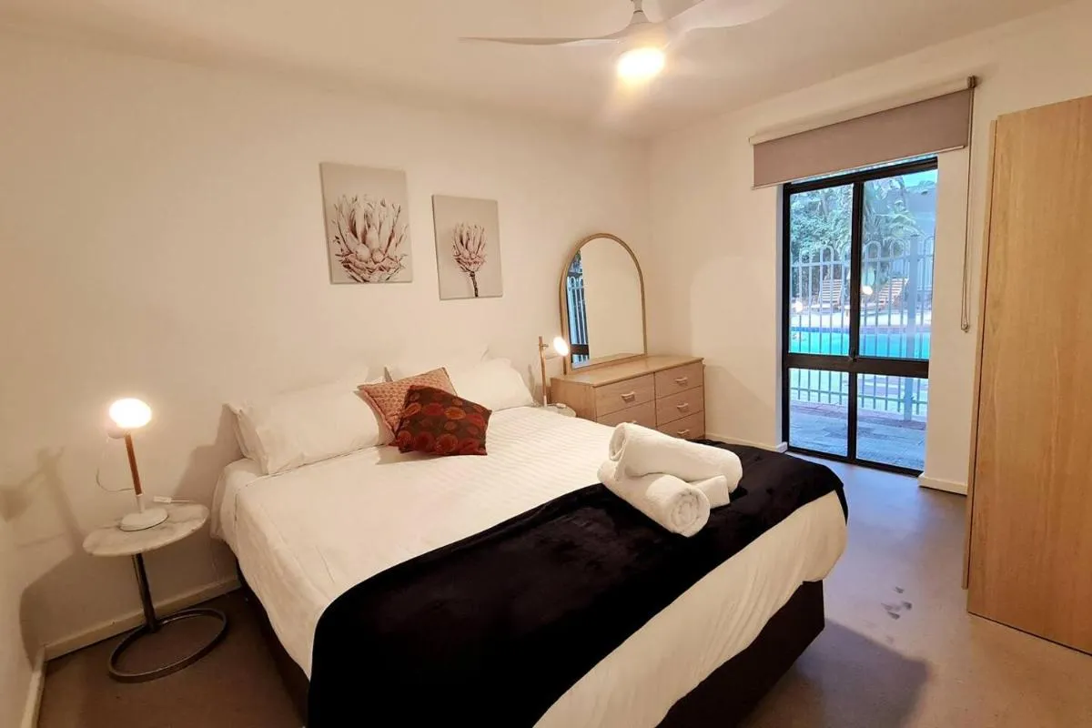 West Beach Lagoon 206 – Sleeps Three! Value!!! - 2