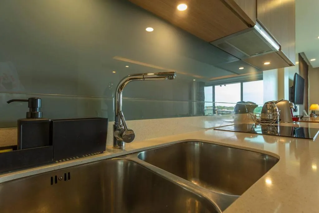 Image 2 of 500m To Beach And Town, Modern Big Apartment #c1