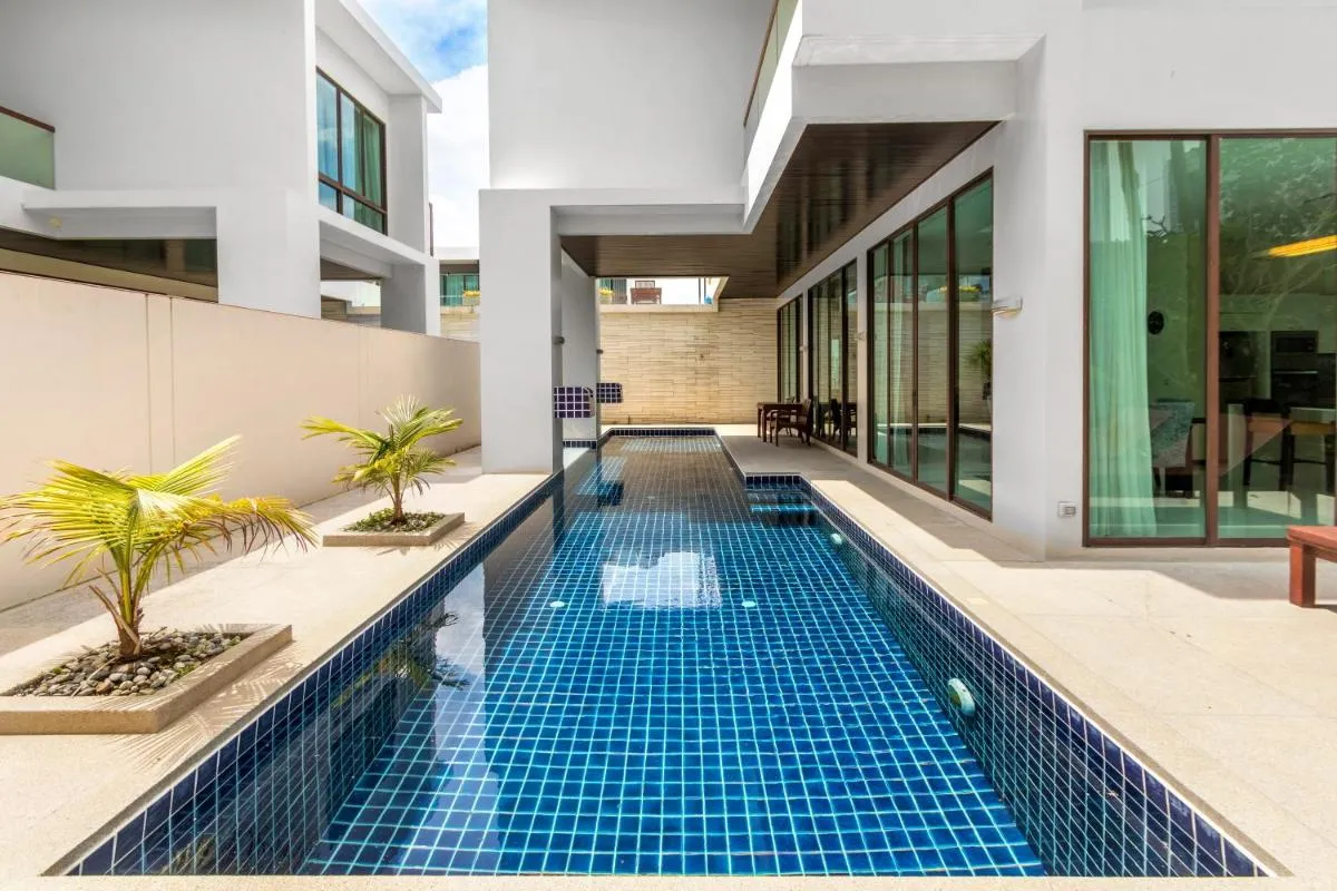 Image 2 of 【超值】2卧室别墅【宽敞舒适】13米长私家泳池，配套齐全出行方便700米到kamala海滩