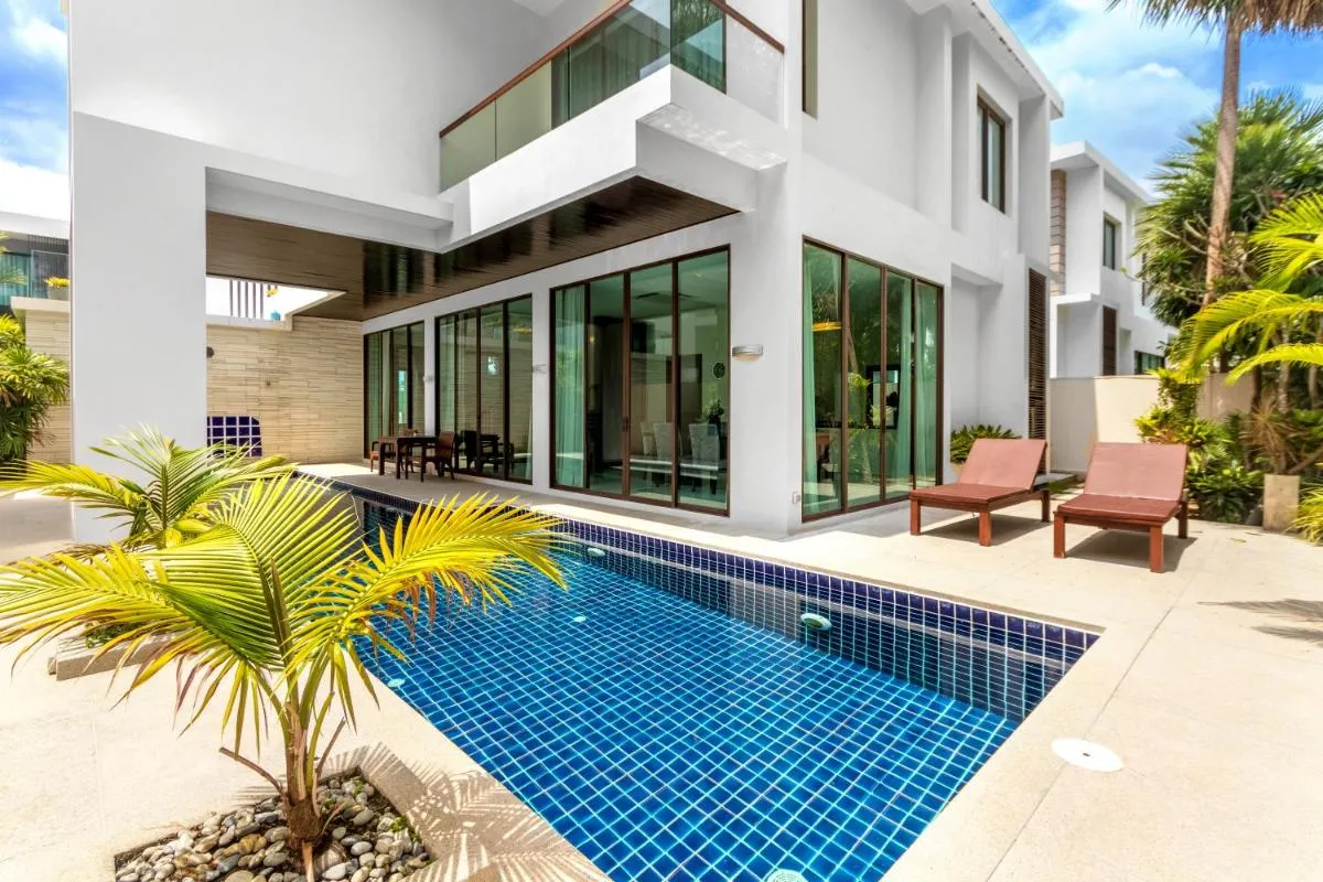 Image 1 of 【超值】2卧室别墅【宽敞舒适】13米长私家泳池，配套齐全出行方便700米到kamala海滩