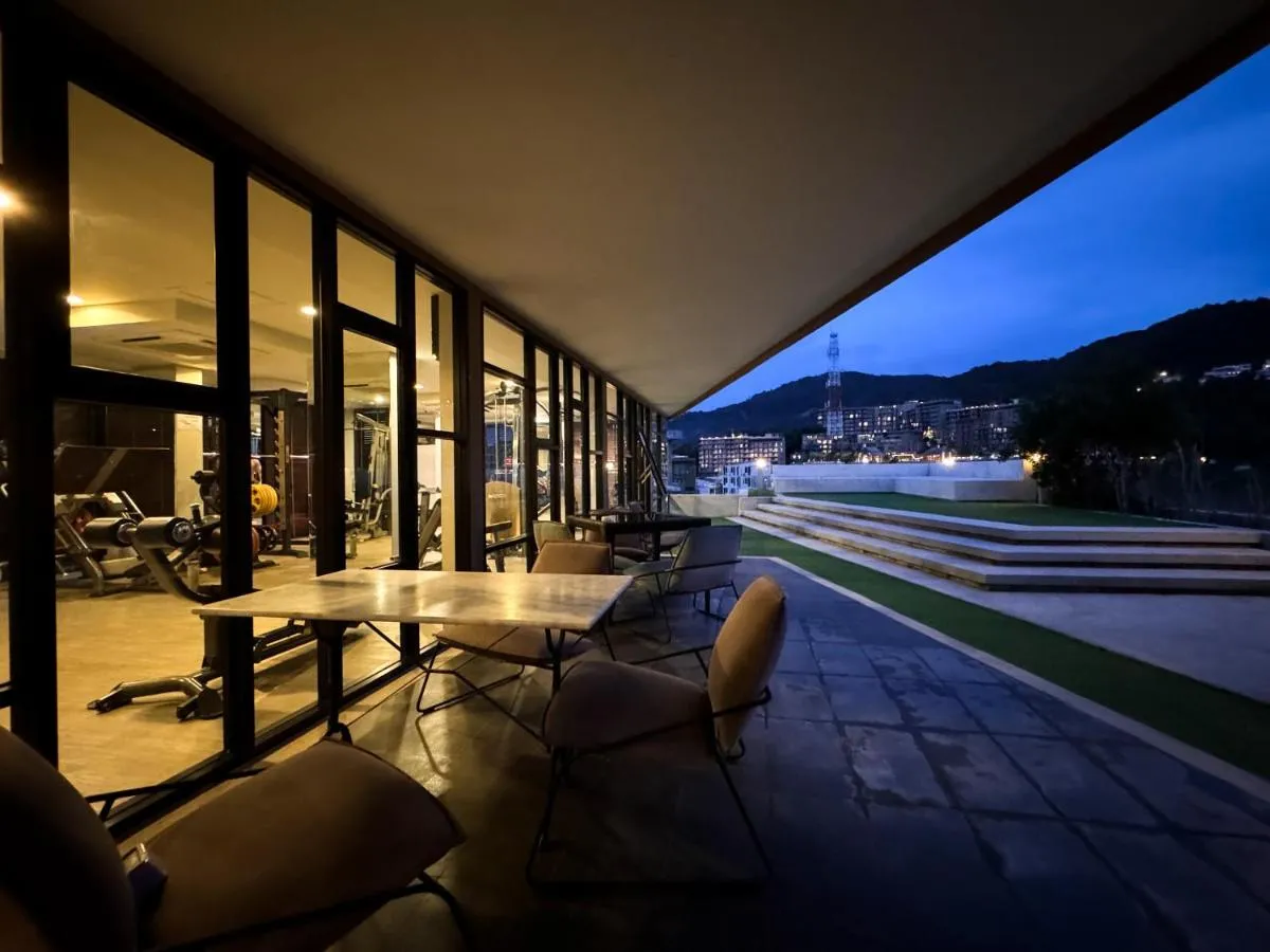 Image 6 of Comfy 1 Bedroom Condo in Surin (Seaview Rooftop Pool & Gym)