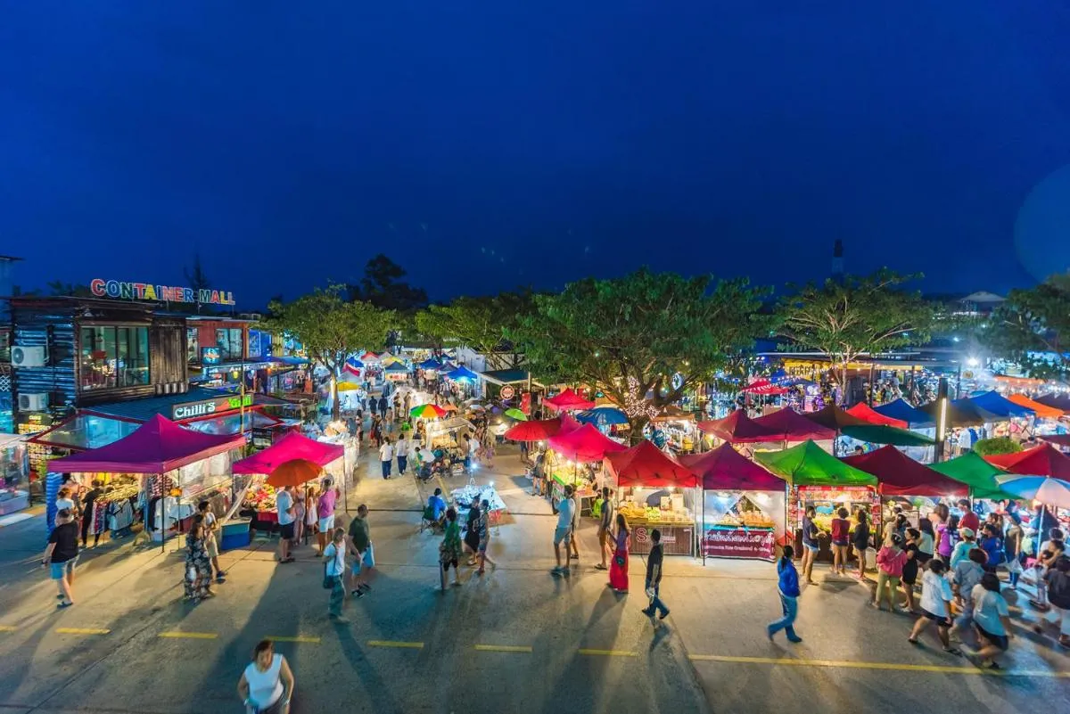 Image 6 of Elegant room near beaches, shopping, restaurants