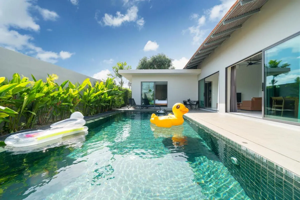 Image 1 of 宽敞舒适 邦涛海滩Laguna附近 四卧室私人泳池别墅 V07