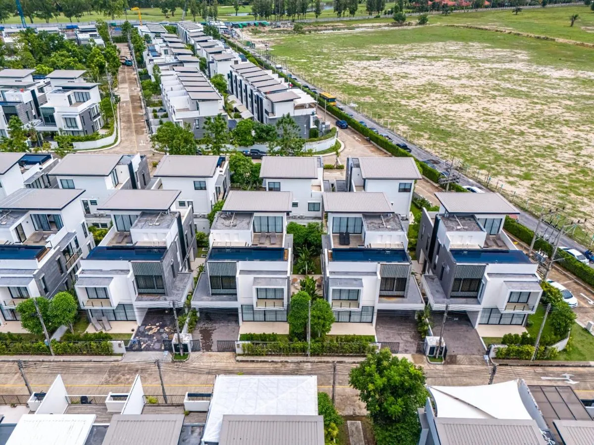 Image 6 of Laguna Park 的现代化5卧室泳池别墅