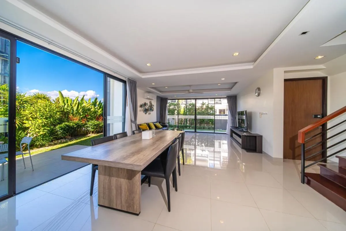 Image 2 of Laguna Park 的现代化5卧室泳池别墅