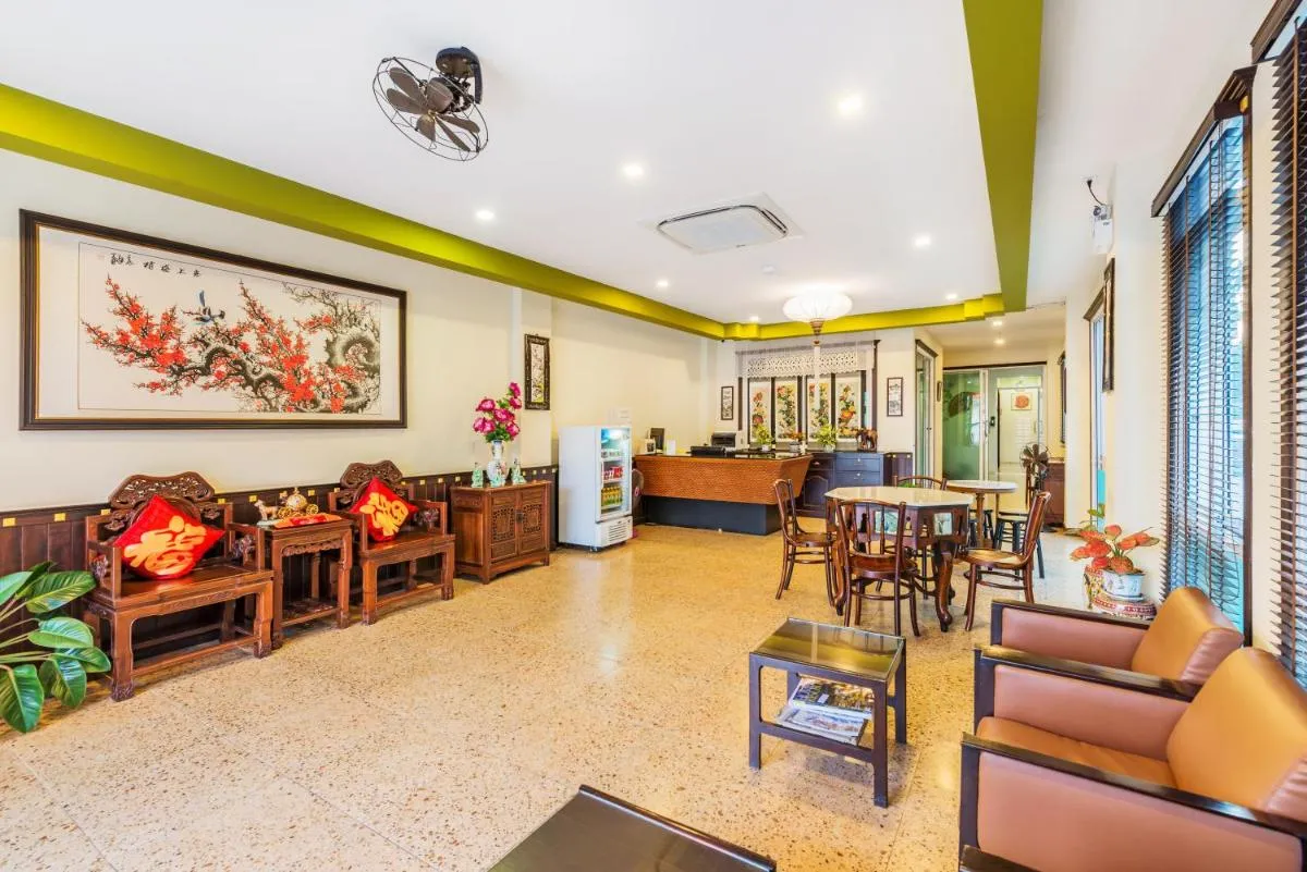 Image 2 of Le Hua Hotel