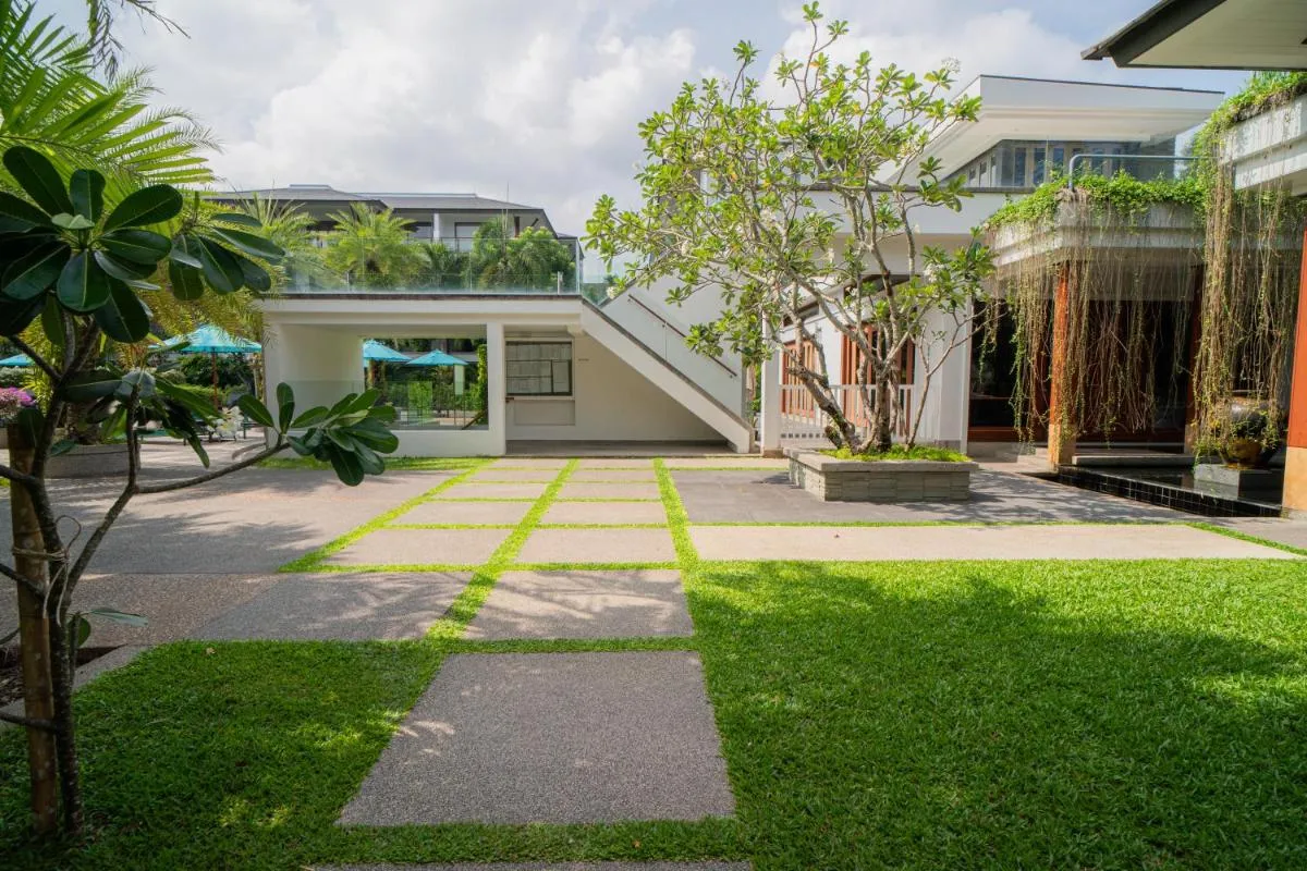 Image 6 of Modern Beachfront Apartment Naithon Beach